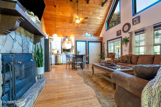 2216 French Broad River Rd, Seymour, TN 37865