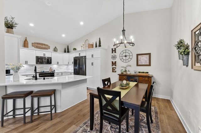 W206N16159 Stonebrook DRIVE, Jackson, WI 53037