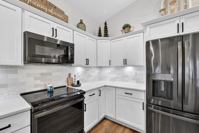 W206N16159 Stonebrook DRIVE, Jackson, WI 53037