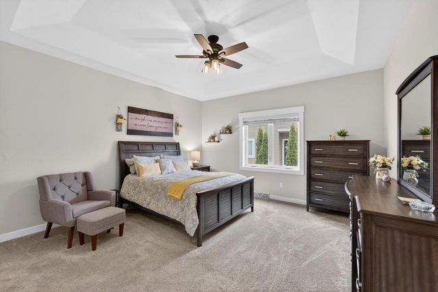 W206N16159 Stonebrook DRIVE, Jackson, WI 53037