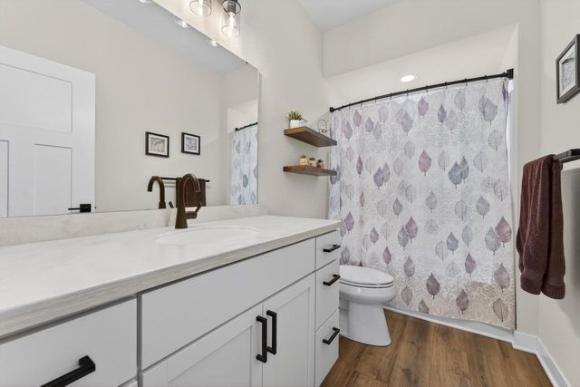 W206N16159 Stonebrook DRIVE, Jackson, WI 53037