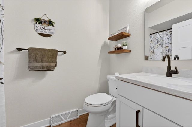 W206N16159 Stonebrook DRIVE, Jackson, WI 53037