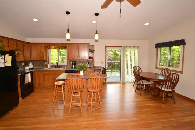 32623 Goldenrod Street NW, Cambridge, MN 55008