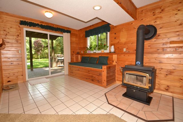 32623 Goldenrod Street NW, Cambridge, MN 55008