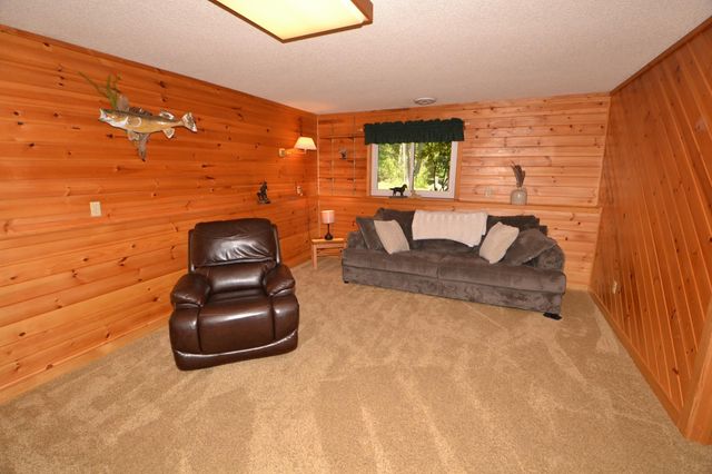 32623 Goldenrod Street NW, Cambridge, MN 55008