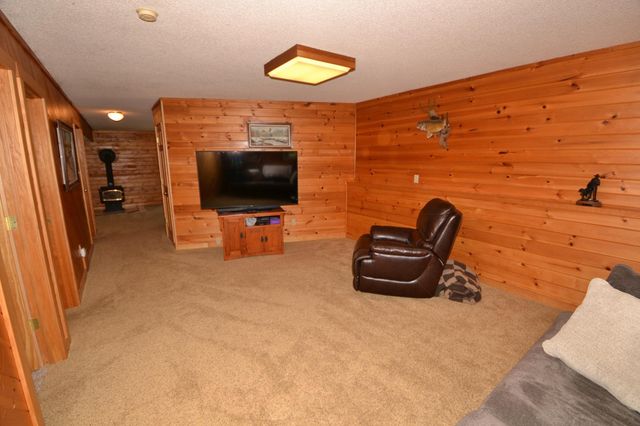32623 Goldenrod Street NW, Cambridge, MN 55008