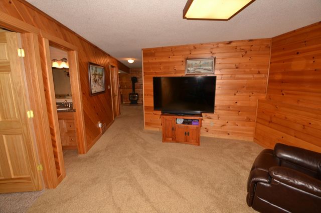 32623 Goldenrod Street NW, Cambridge, MN 55008