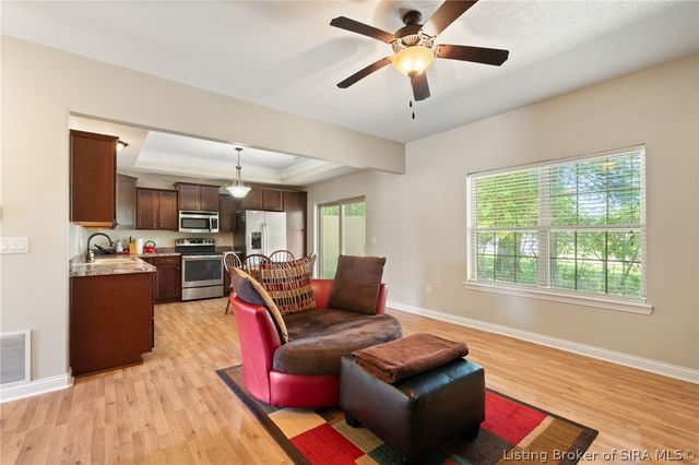 615 Knob Hill Road, New Albany, IN 47150