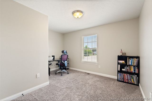 615 Knob Hill Road, New Albany, IN 47150