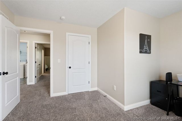 615 Knob Hill Road, New Albany, IN 47150