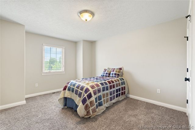 615 Knob Hill Road, New Albany, IN 47150