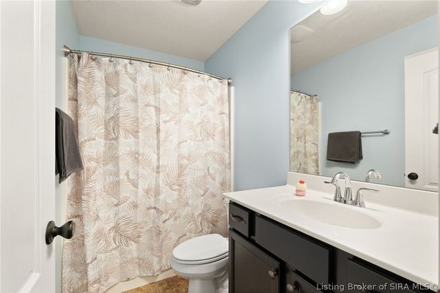 615 Knob Hill Road, New Albany, IN 47150
