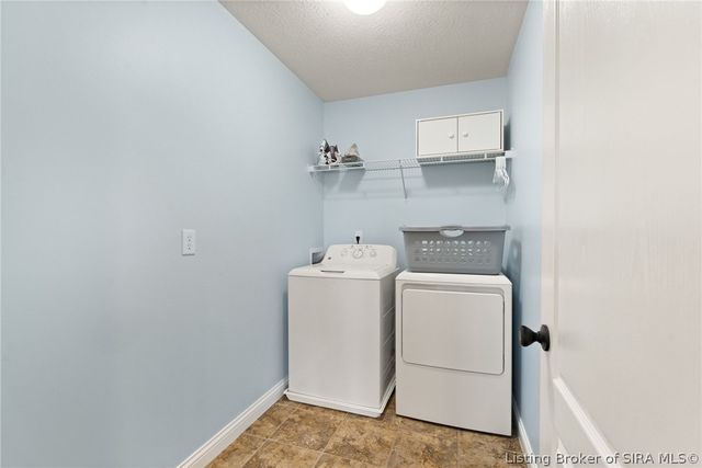 615 Knob Hill Road, New Albany, IN 47150
