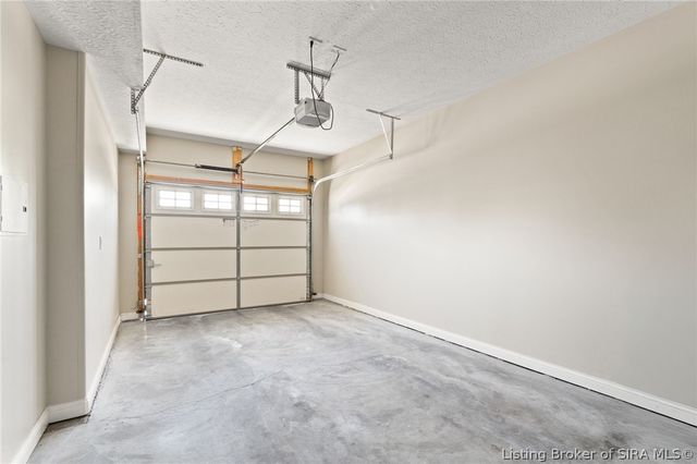 615 Knob Hill Road, New Albany, IN 47150