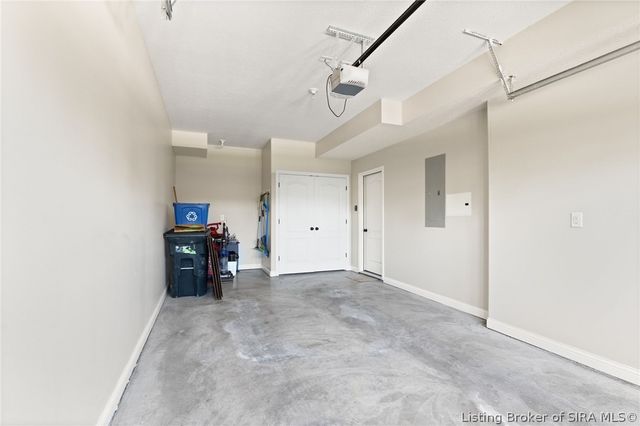 615 Knob Hill Road, New Albany, IN 47150