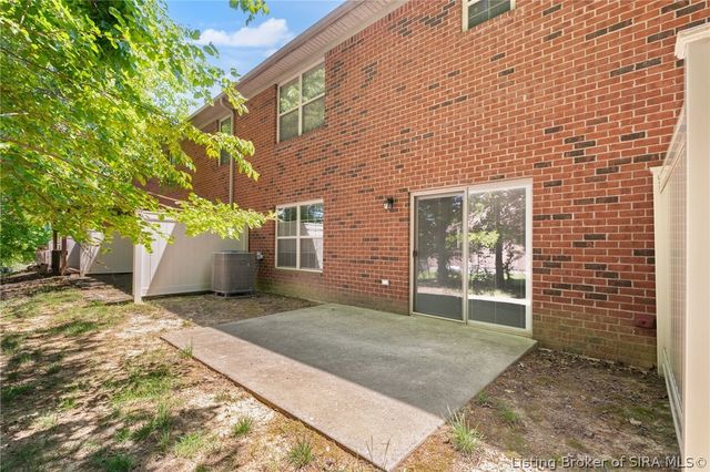 615 Knob Hill Road, New Albany, IN 47150