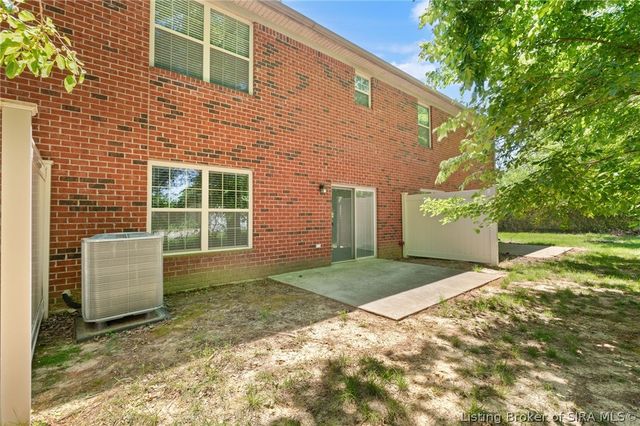 615 Knob Hill Road, New Albany, IN 47150