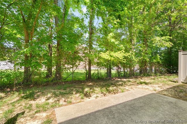 615 Knob Hill Road, New Albany, IN 47150