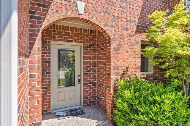 615 Knob Hill Road, New Albany, IN 47150