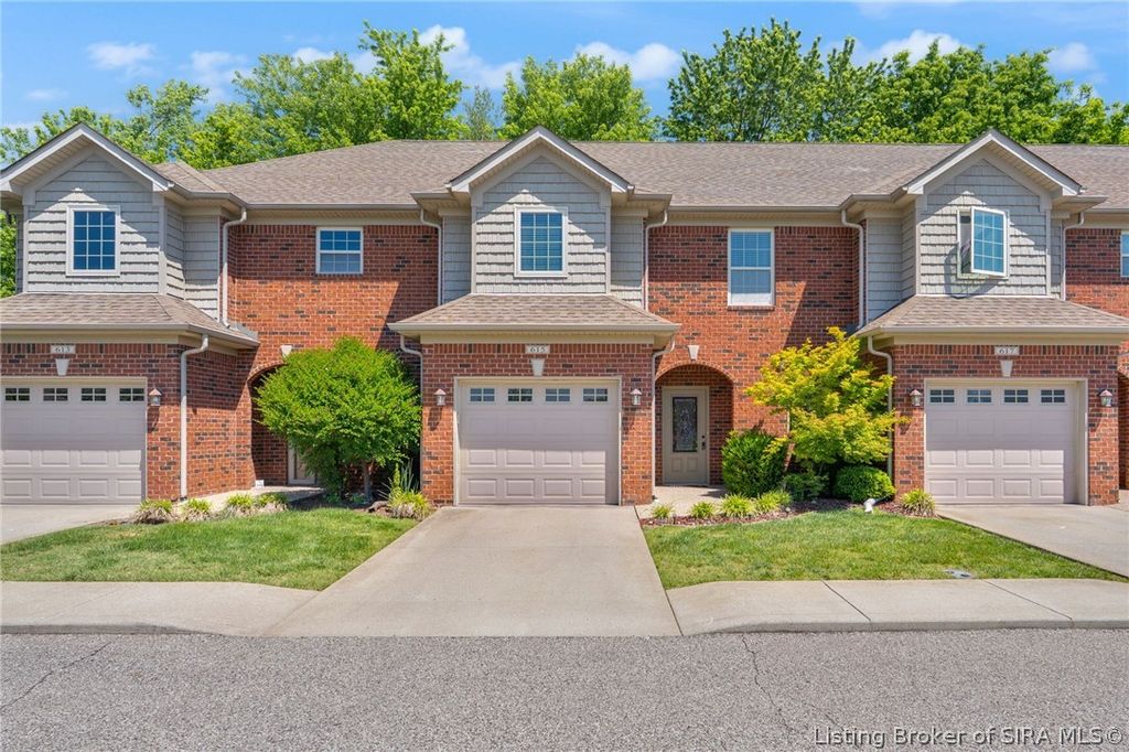 615 Knob Hill Road, New Albany, IN 47150