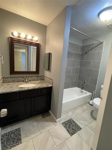 18519 Egret Bay Boulevard 1502, Webster, TX 77058