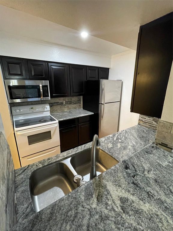 18519 Egret Bay Boulevard 1502, Webster, TX 77058