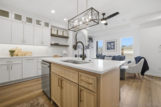 504 E B Street 1103, Jenks, OK 74037