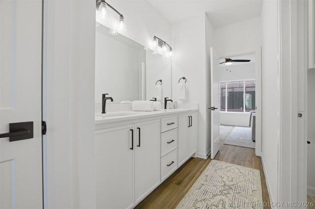 504 E B Street 1103, Jenks, OK 74037