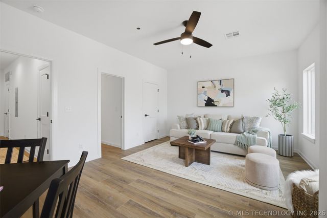 504 E B Street 1103, Jenks, OK 74037