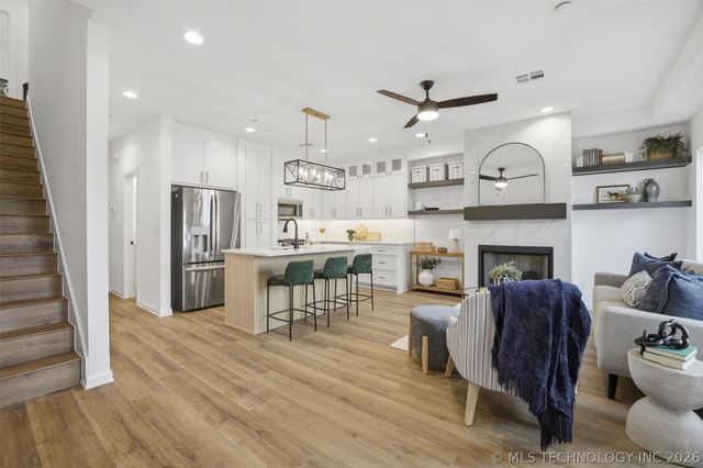 504 E B Street 1103, Jenks, OK 74037