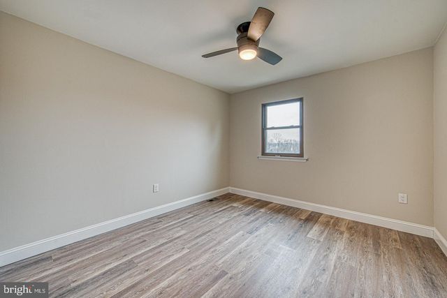 261 BISHOP DR, Aston, PA 19014