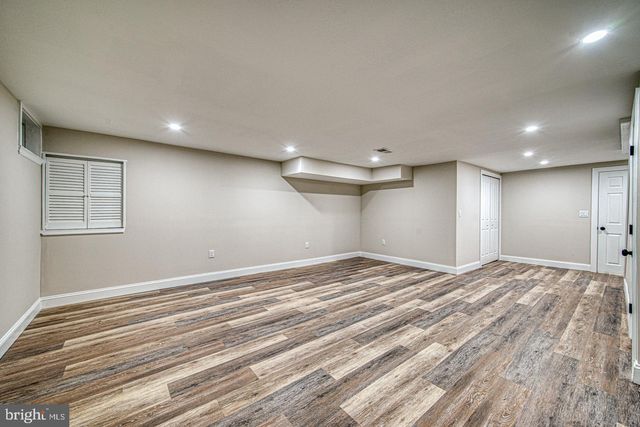 261 BISHOP DR, Aston, PA 19014