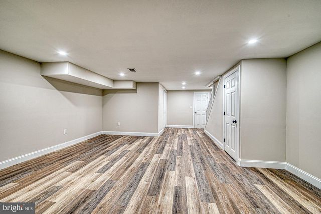 261 BISHOP DR, Aston, PA 19014