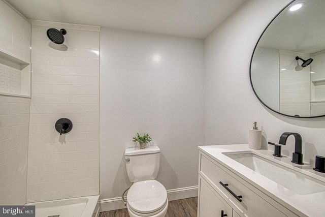 261 BISHOP DR, Aston, PA 19014