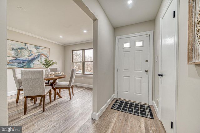 261 BISHOP DR, Aston, PA 19014