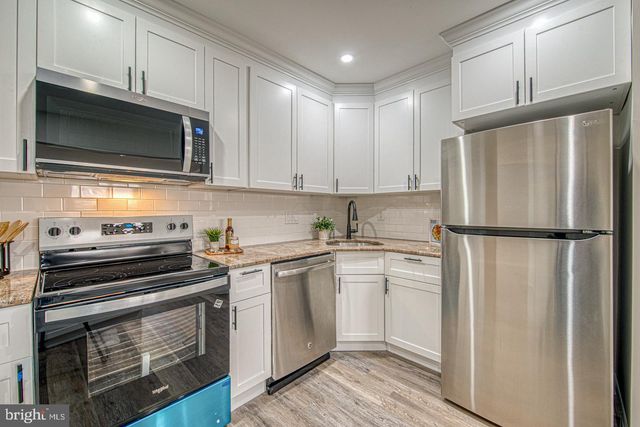 261 BISHOP DR, Aston, PA 19014