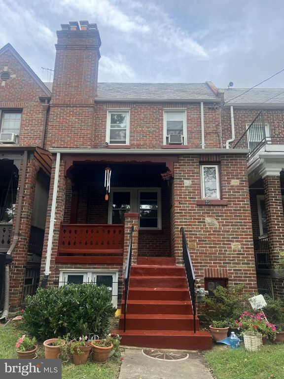35 GALLATIN ST NW, Washington, DC 20011