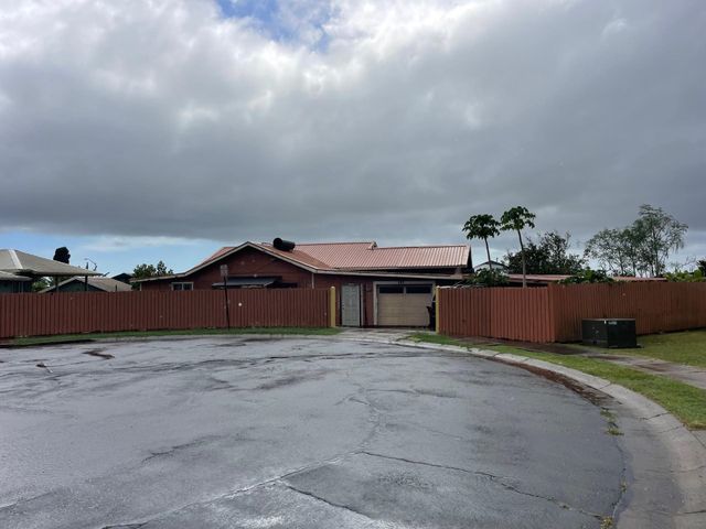 130 Olopua Pl, Lanai City, HI 96763
