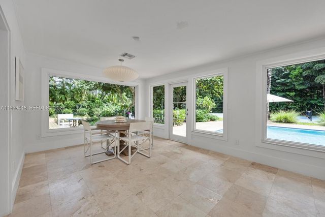 6140 SW 90th St, Pinecrest, FL 33156