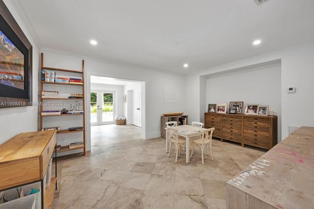 6140 SW 90th St, Pinecrest, FL 33156