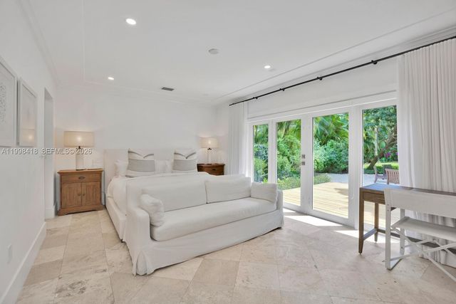 6140 SW 90th St, Pinecrest, FL 33156