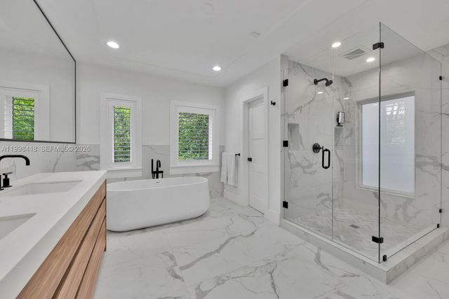 6140 SW 90th St, Pinecrest, FL 33156