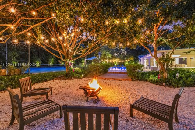 6140 SW 90th St, Pinecrest, FL 33156