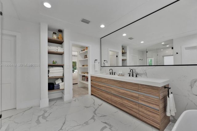 6140 SW 90th St, Pinecrest, FL 33156