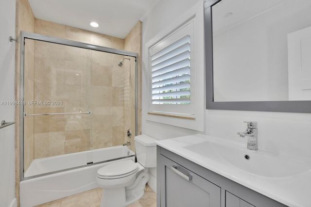 6140 SW 90th St, Pinecrest, FL 33156