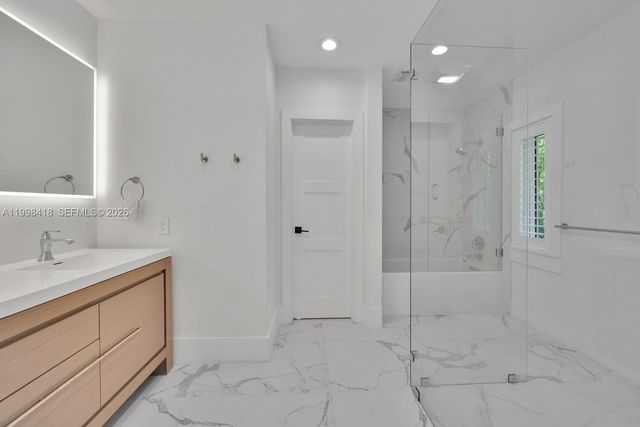 6140 SW 90th St, Pinecrest, FL 33156