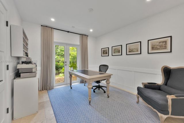 6140 SW 90th St, Pinecrest, FL 33156