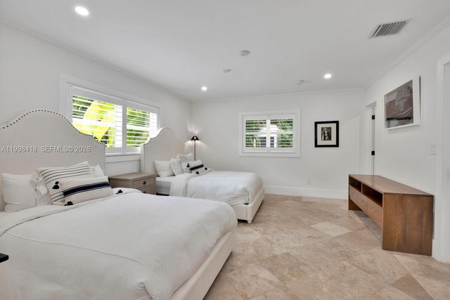 6140 SW 90th St, Pinecrest, FL 33156