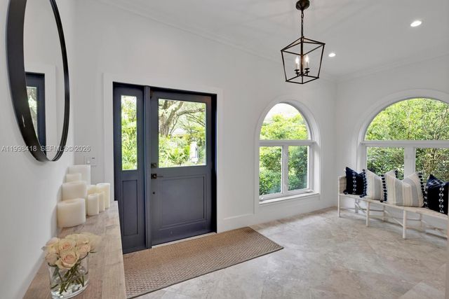 6140 SW 90th St, Pinecrest, FL 33156