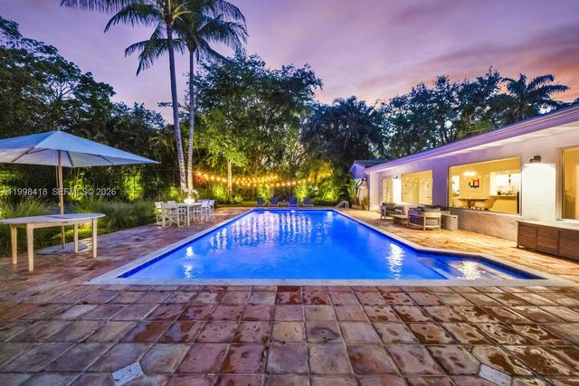 6140 SW 90th St, Pinecrest, FL 33156